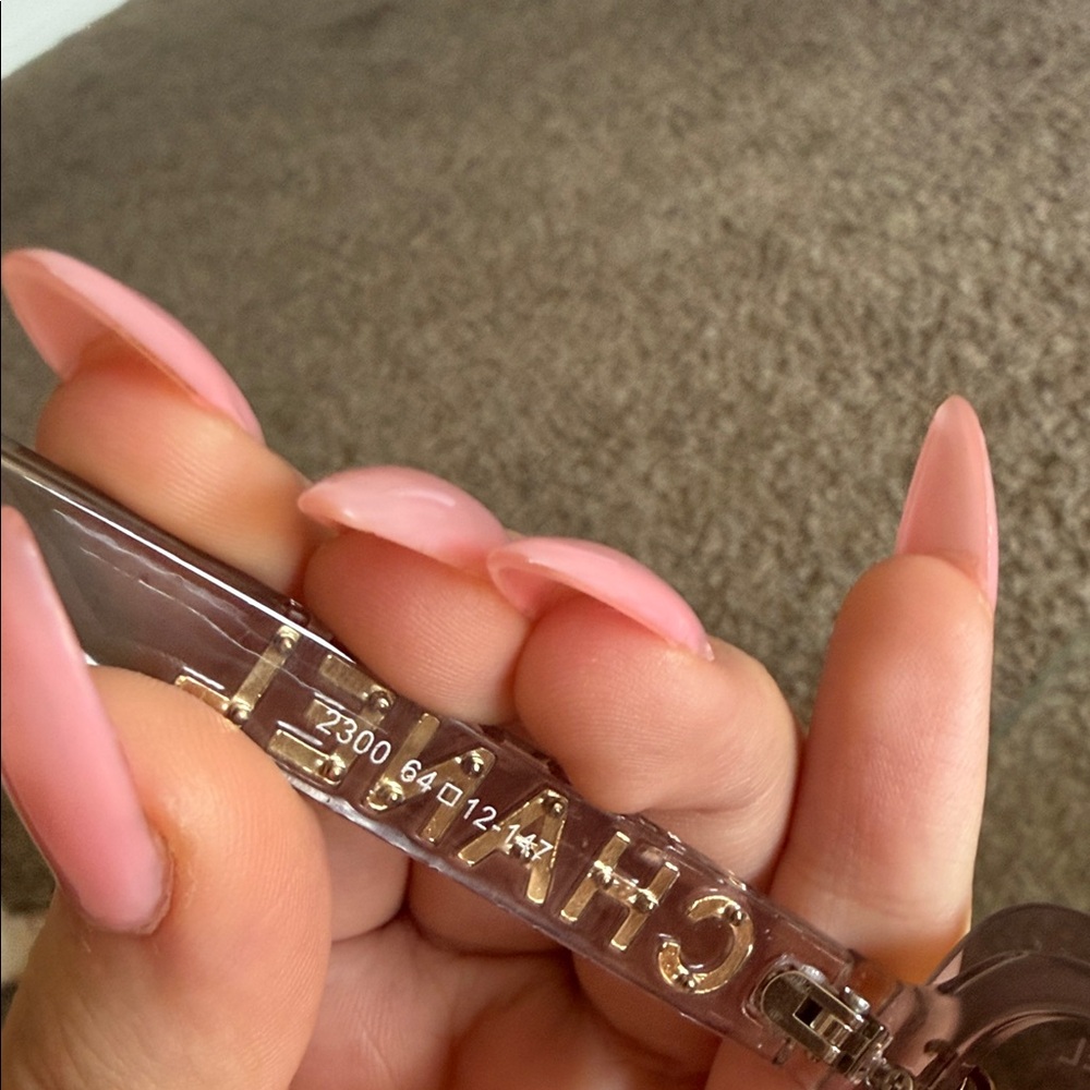 designer sunglasses - Picture 3 of 4